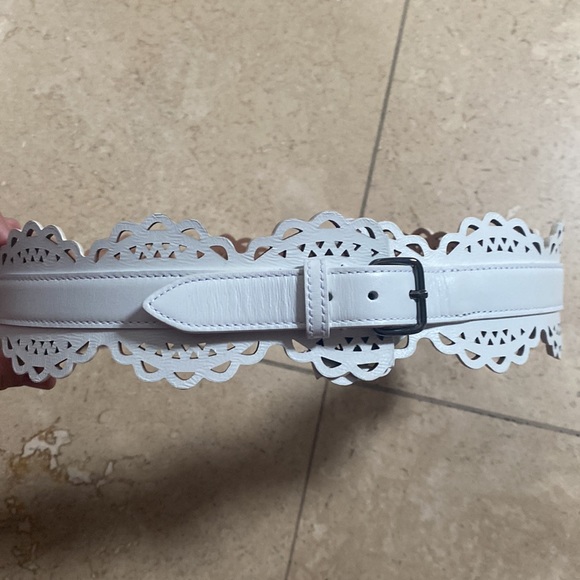 Alaia white leather belt laser cut lace thick belt - Picture 4 of 6